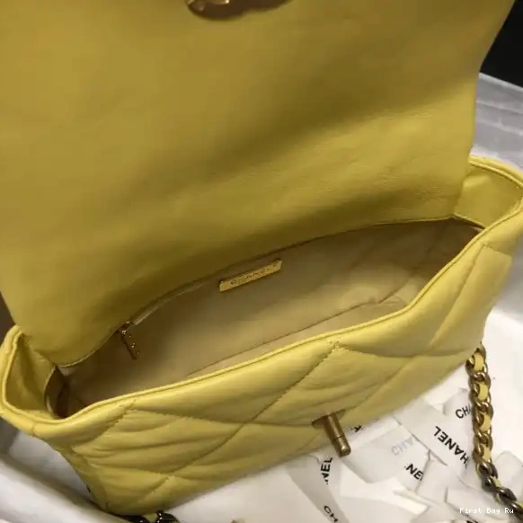 First Bag Ru FLAP 19 CHANEL BAG 0530